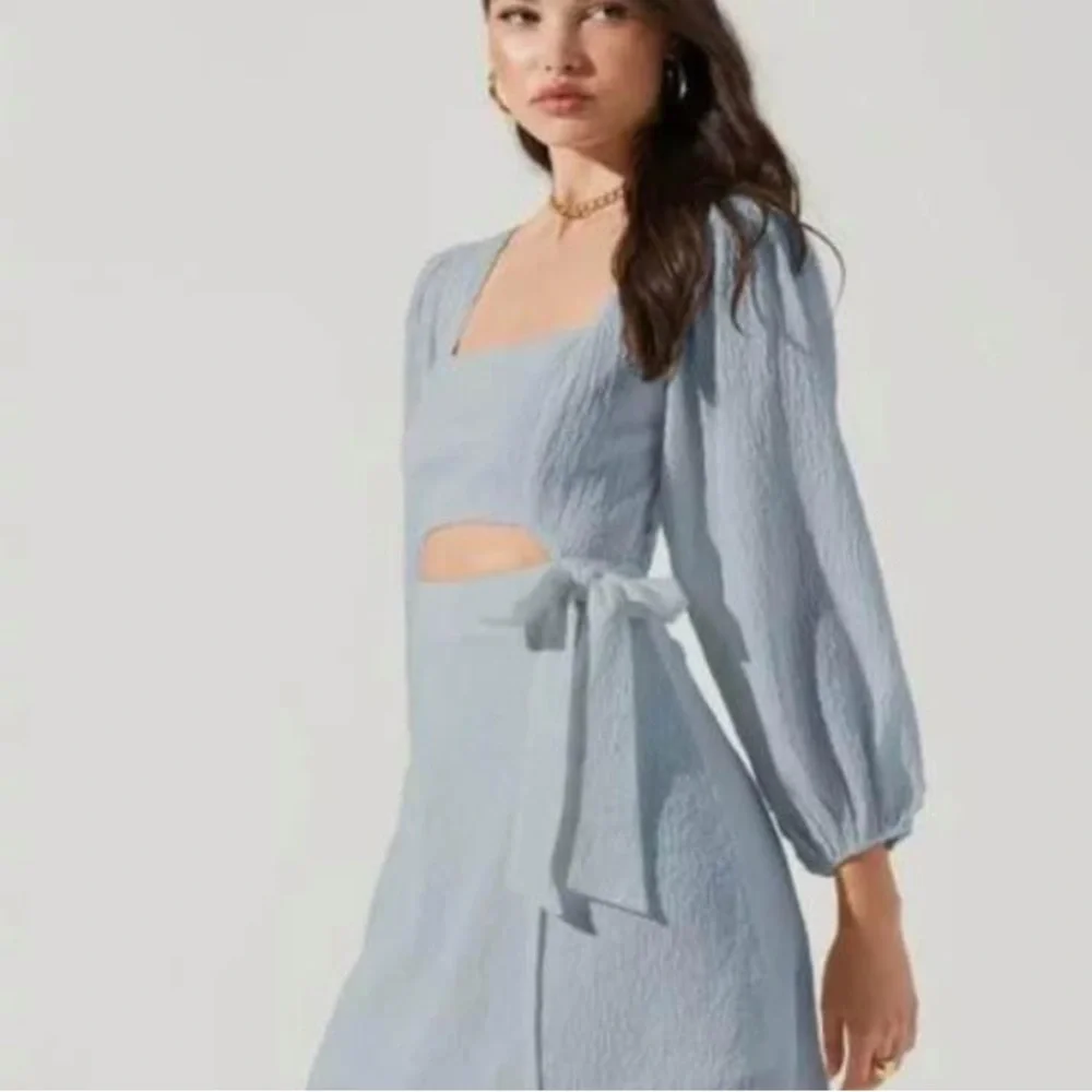 ASTR the Label center cutout wrap skirt mini dress - Picture 2 of 5
